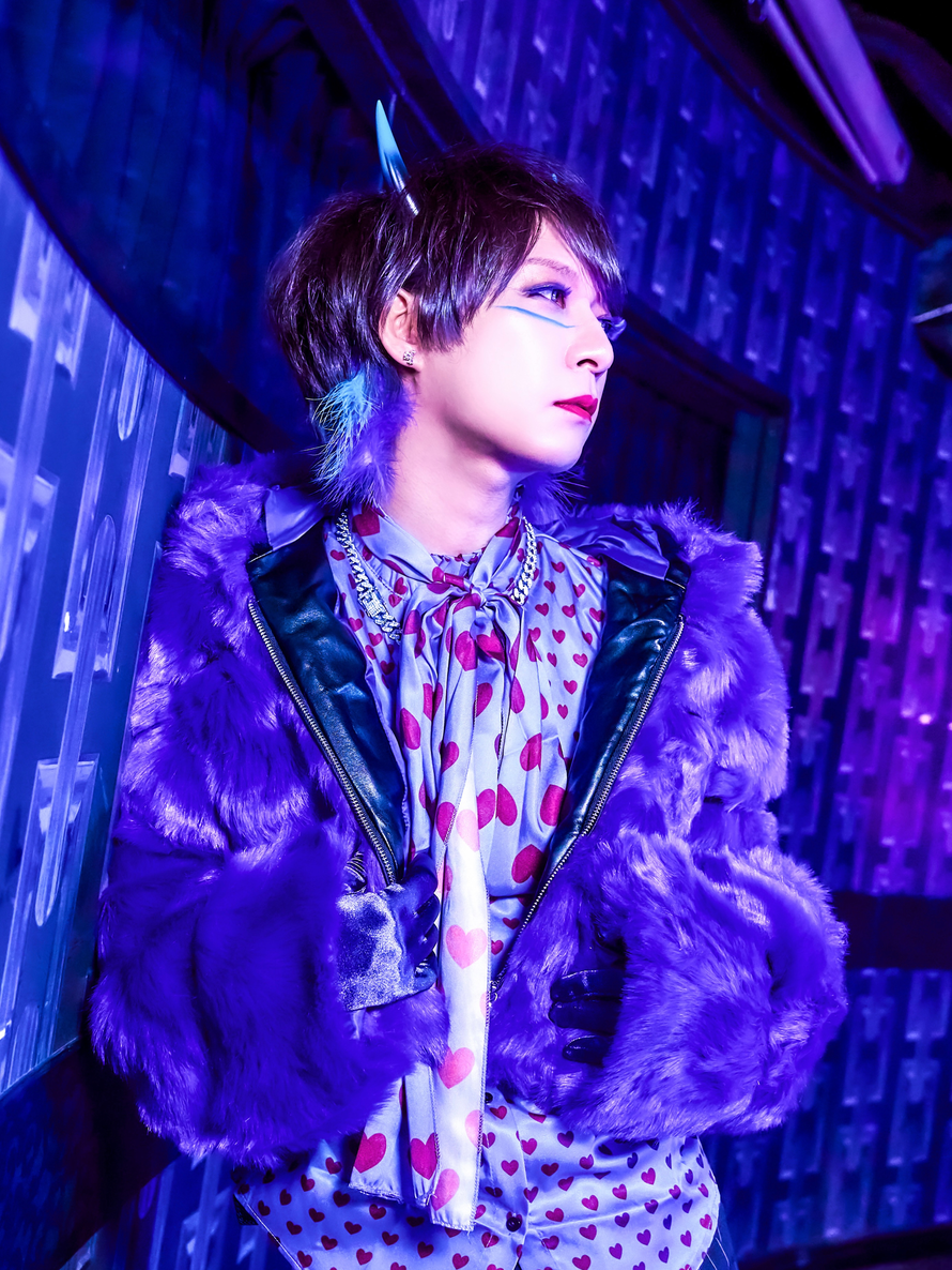 HIKARU.